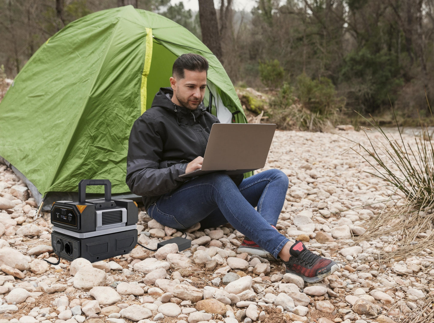 Technaxx TX-202 Portable Powerstation - Solar Generator - 6x USB - 600W - 230V Socket - AC/DC/USB/USB-C