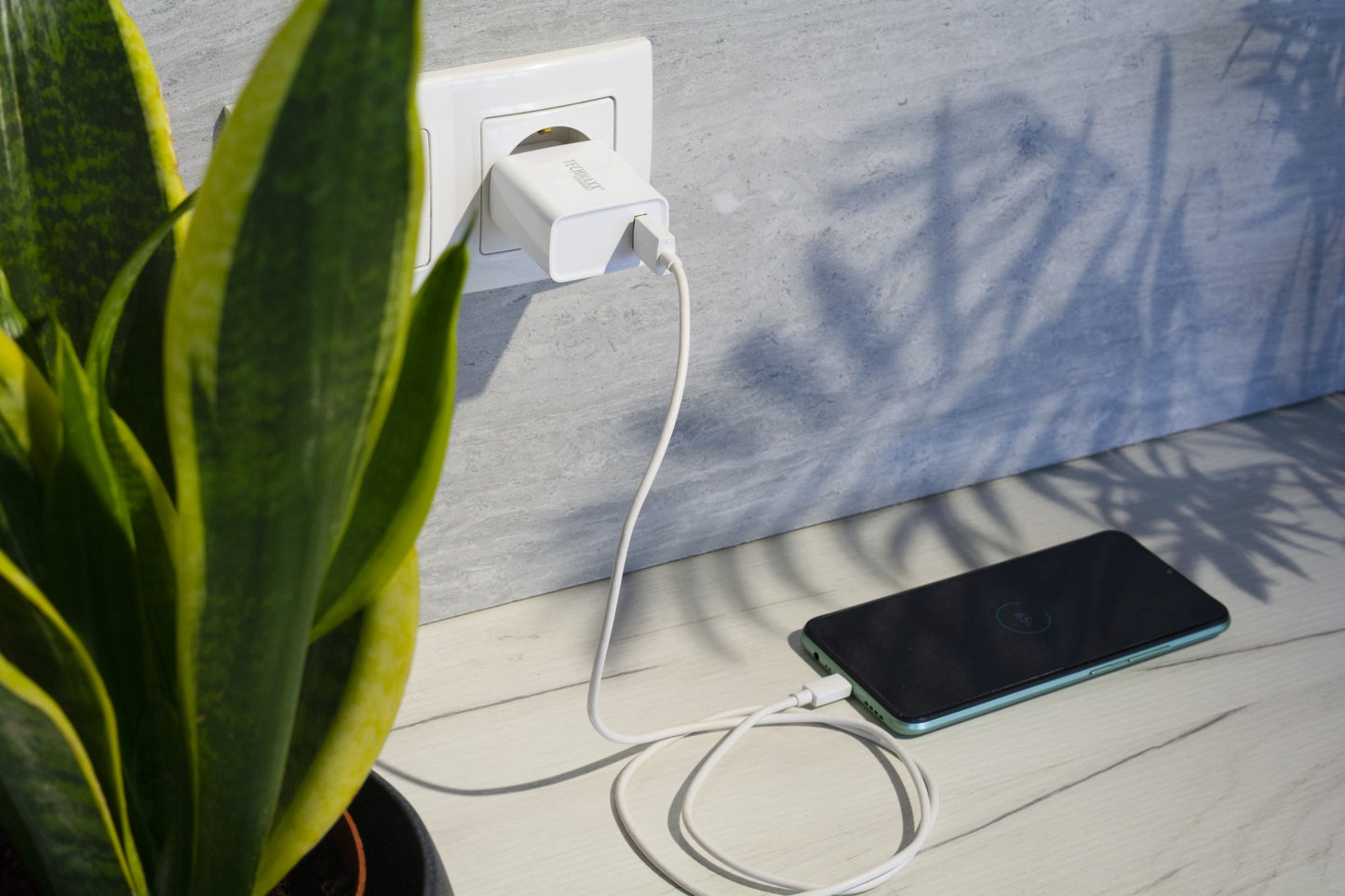 Technaxx TX-197 USB-A Fast Charger - 18W - QC 3.0 Charger - 3x Faster - White