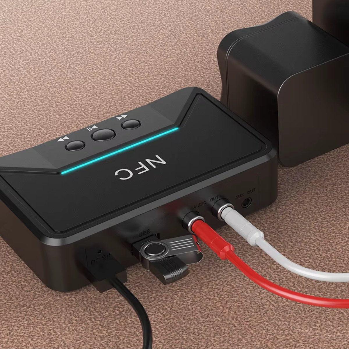 Delmark Bluetooth Ontvanger - BT 5.0 Receiver - 3.5mm AUX jack en RCA uitgang - HiFi Stereo Adapter - Bluetooth naar Aux - Bluetooth naar RCA